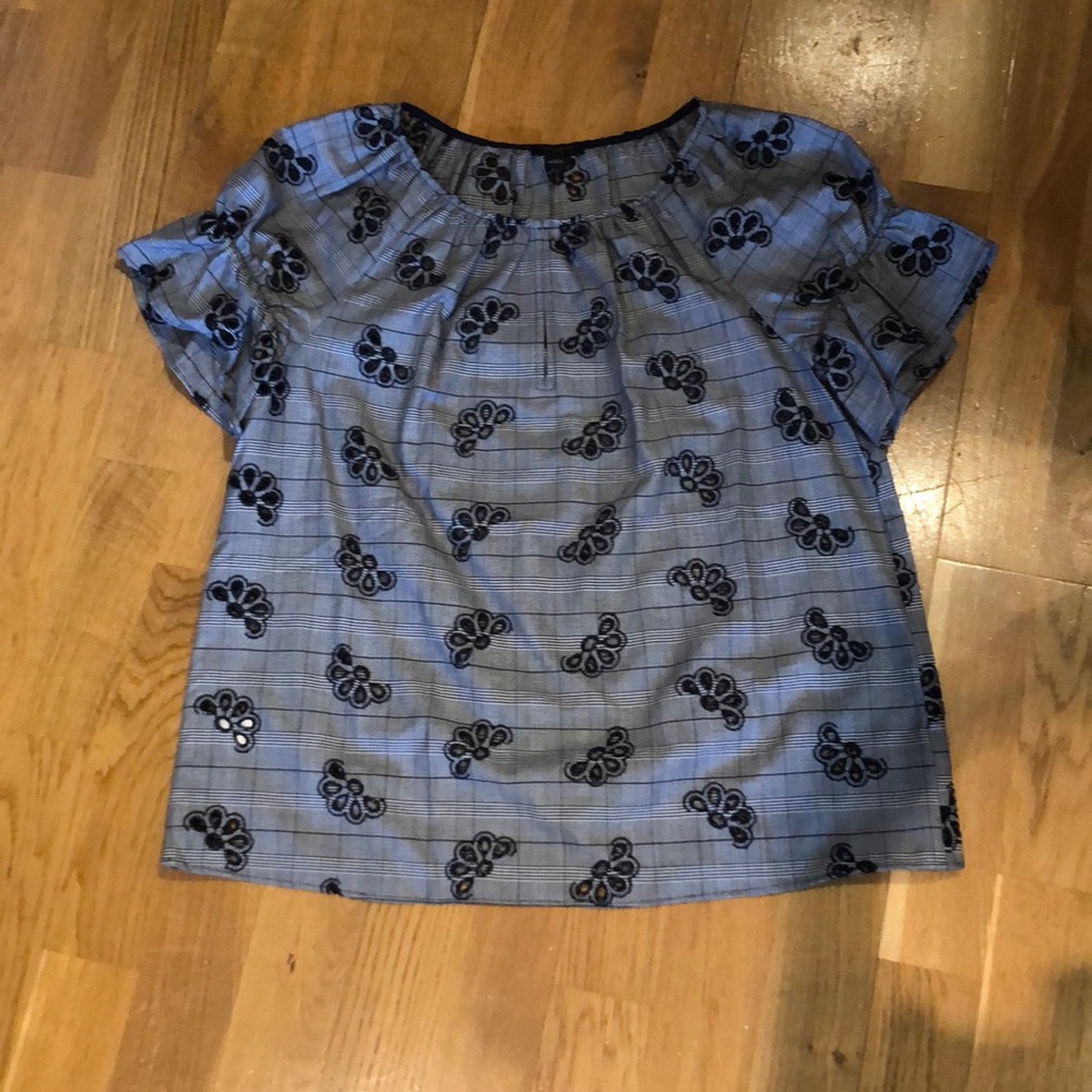 Ann Taylor flutter sleeve top